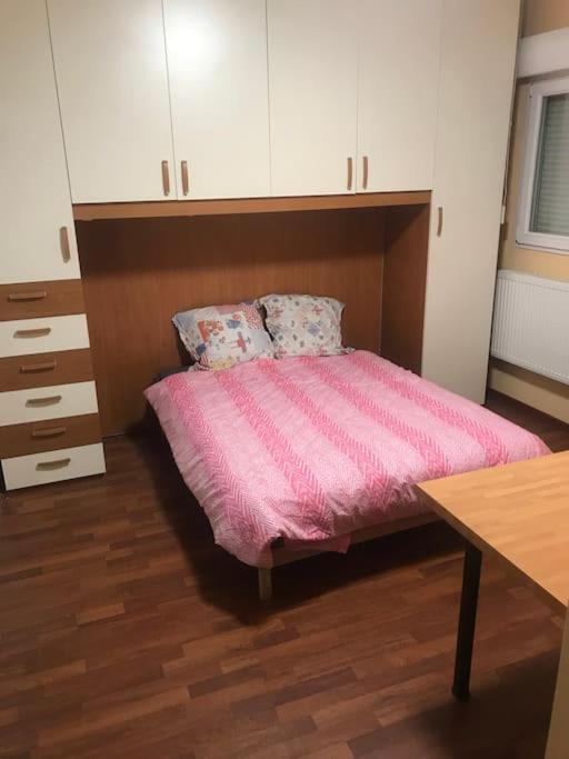 Logement Avec Piscine Brunstatt Екстер'єр фото