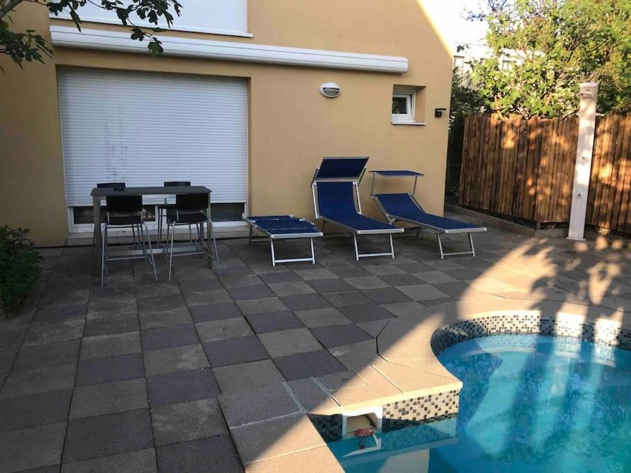 Logement Avec Piscine Brunstatt Екстер'єр фото